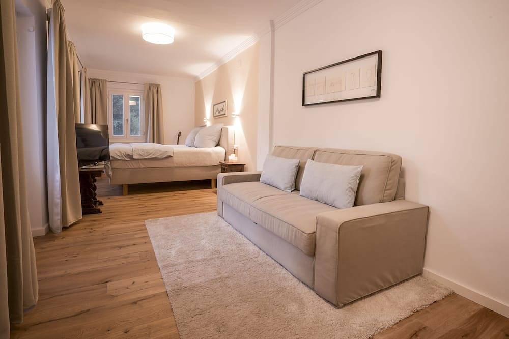 Beautiful property with private pool and tennis court and sensational location in Alhama de Granada, Granada Province