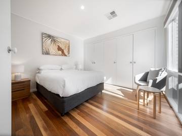 Holiday Home for 4 People in South Canberra, Canberra, Photo 3