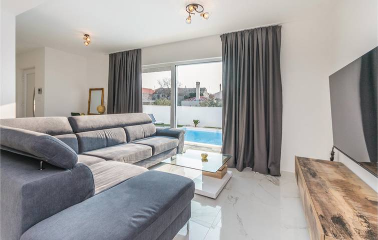 Ferienhaus für 6 Personen, mit Terrasse in Drage - 2