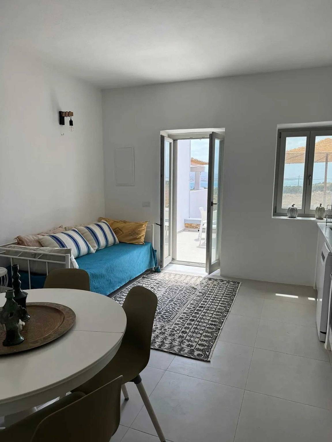 Entire apartment, Comfortable apartment with sea view in Antiparos, 77 m² in Antiparos City, Paros Regional Unit