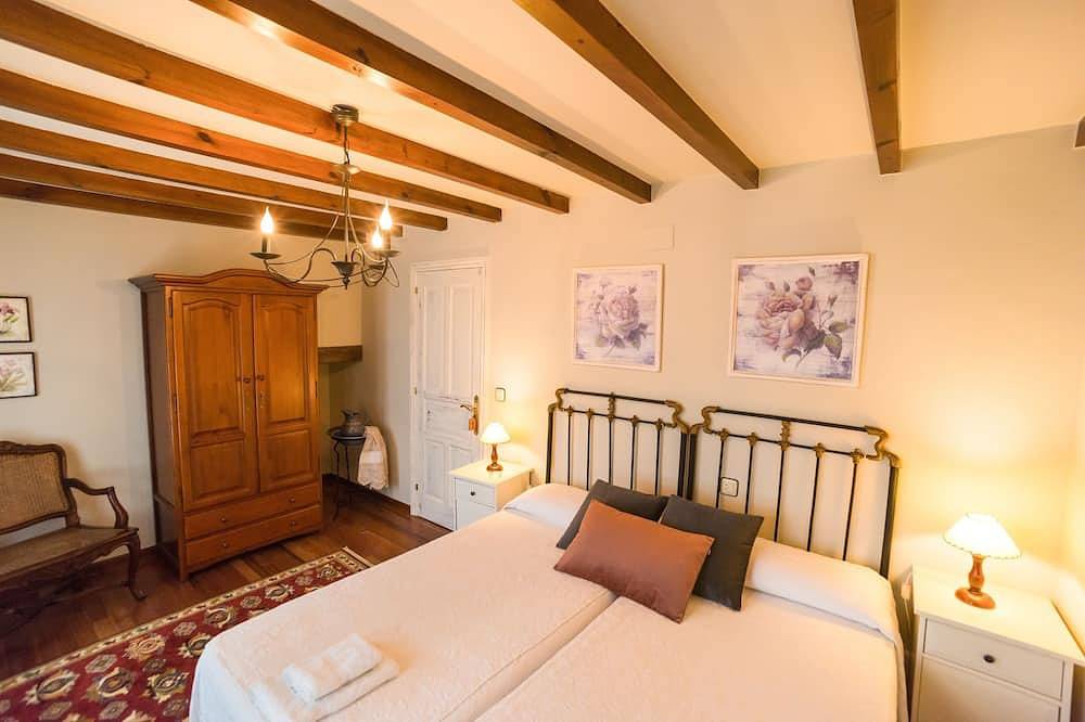 Rural house in the heart of Asturias, Comarca de la Sidra, a step away from everything in Cabranes, Costa Verde (Spain)