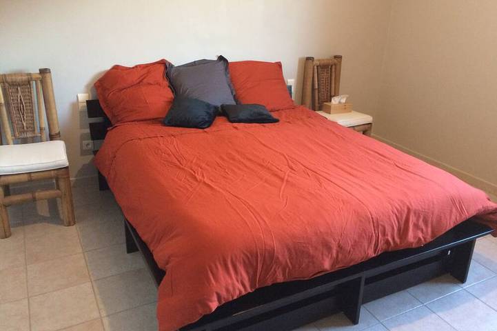 Gîte pour 9 personnes, avec terrasse ainsi que piscine et jardin, animaux acceptés à Sauveterre - 2