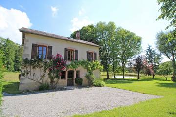 Gîte pour 6 personnes, avec terrasse et jardin dans Saint-Priest-Taurion