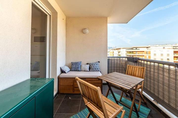 Gîte pour 2 personnes, avec terrasse à Échirolles - 2