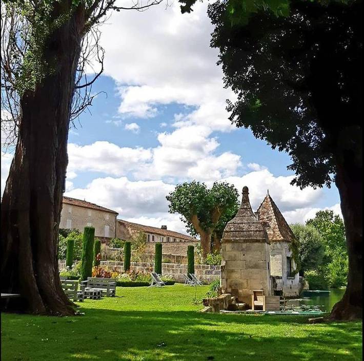Location de vacances pour 2 personnes, avec jardin et vue à Saint-Même-les-Carrières - 3