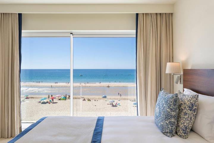 Ferienhaus für 5 Personen, mit Balkon und Terrasse sowie Ausblick in Salema - 2