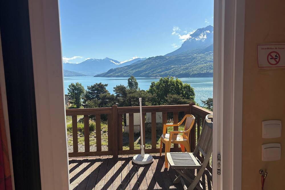 Lake view rental serre poncon hautes alpes in Chorges, Écrins National Park