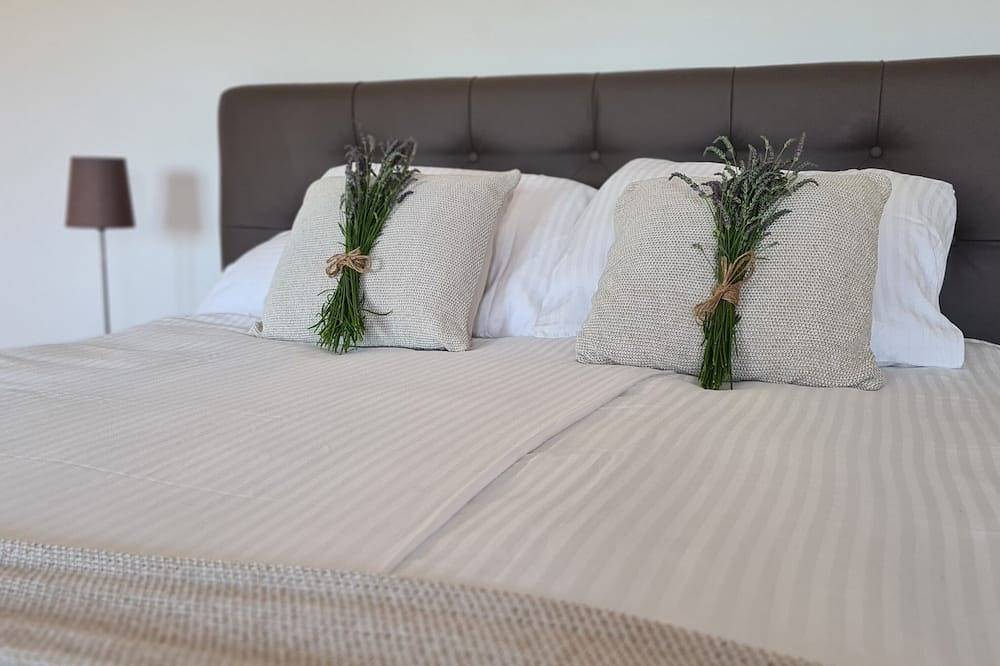 Gite De Luxe avec Piscine Privée, vue Imprenable sur les Pyrénées, grand jardin in Saint-Loup-en-Comminges, Haute-Garonne