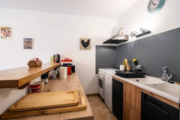 Gîte pour 6 personnes, avec jardin à Bagnols-les-Bains - 4