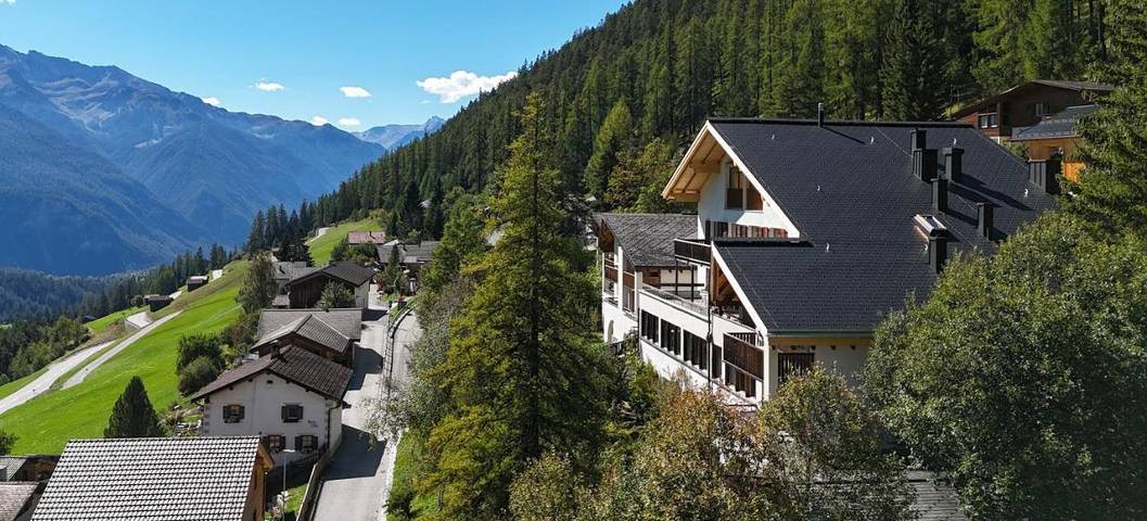 Vakantiewoning voor 2 personen, with Balkon and Terras as well as Tuin and Kinderzwembad in Davos