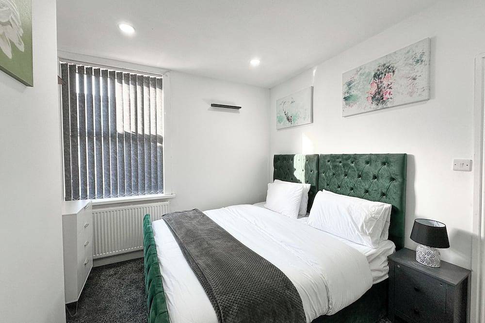 Cosy 5-Bed Home in Levenshulme in Manchester, Greater Manchester