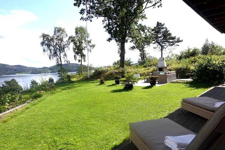 Ferienhaus für 10 Personen, mit Balkon und Terrasse sowie Garten und Pool in Bergen - 3