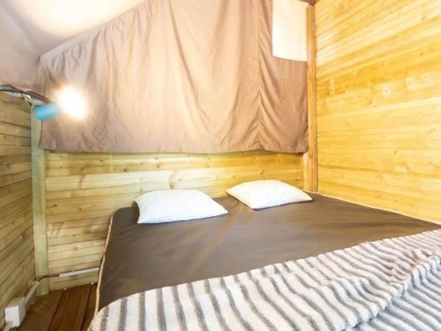 Camping Les Embruns d'Oléron - Tienda de lona y madera 4 personas - Casa de campo Pinson 4 plazas in Le Château-d'Oléron, Côte de Beauté