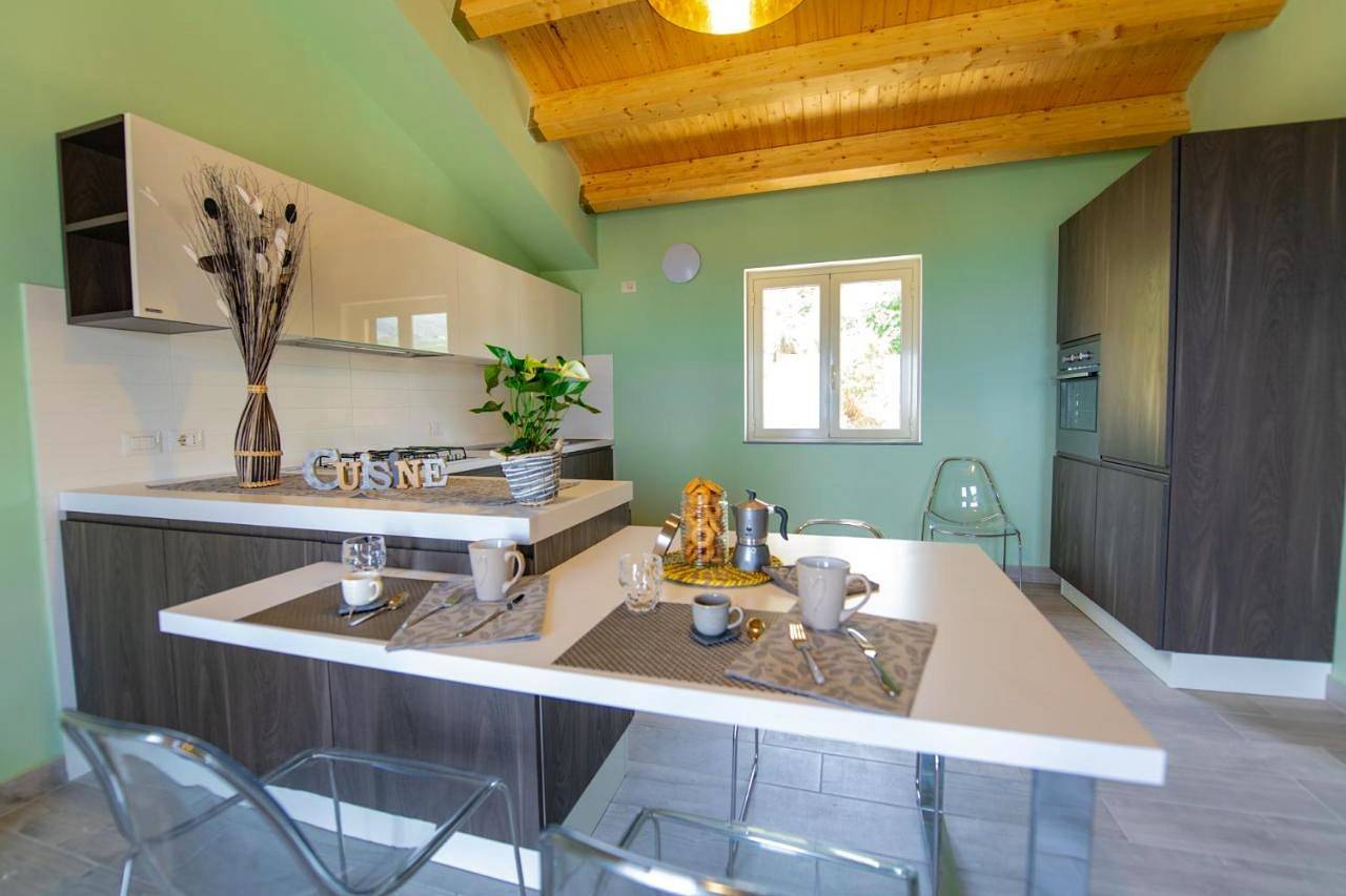 Ganze Wohnung, Apartment with Terrace in Patti, Messina Provinz