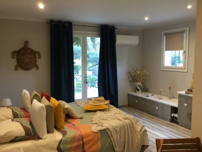 Chambre d’hôte pour 3 personnes, avec jacuzzi et piscine ainsi que sauna et jardin - 1