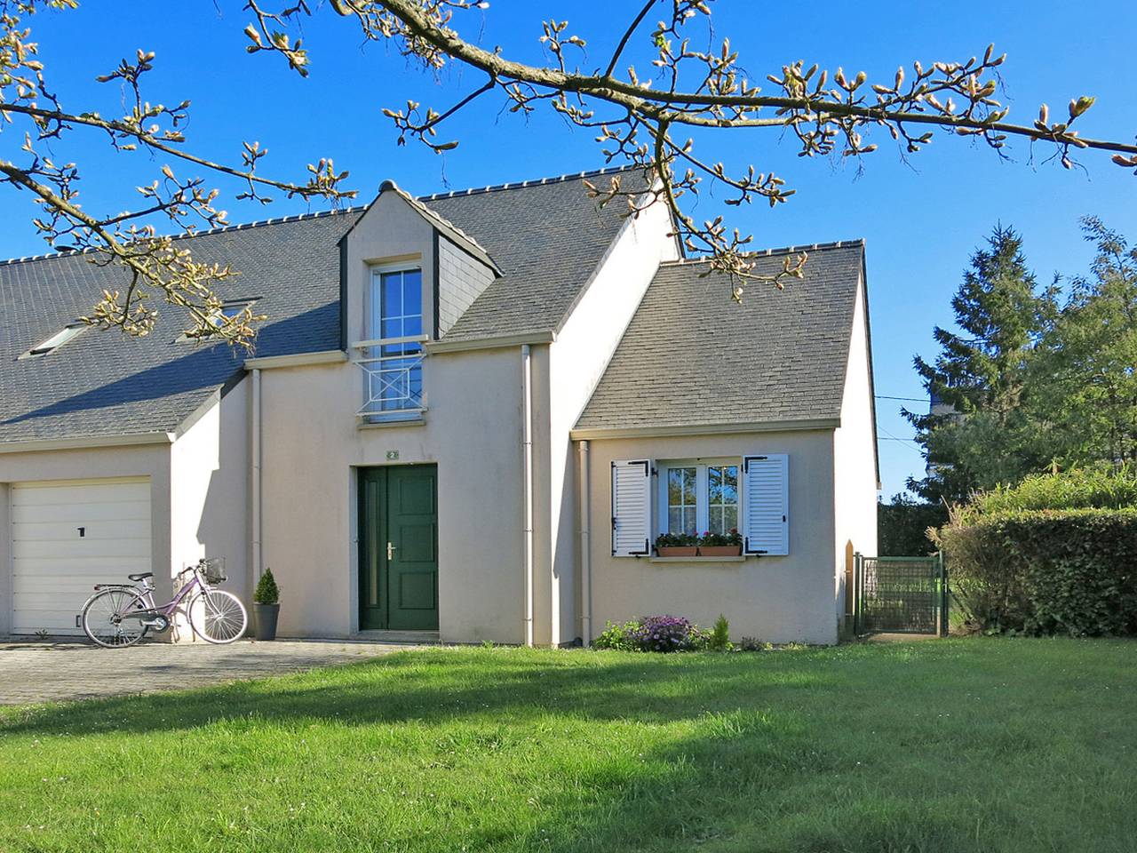 Ar Mimoza in Bono, Côte des Mégalithes