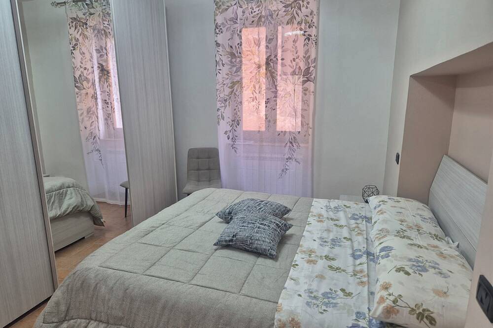 Entire apartment, Apartment historical center Dimora Del Funaro with parking in Orvieto, Terni Province