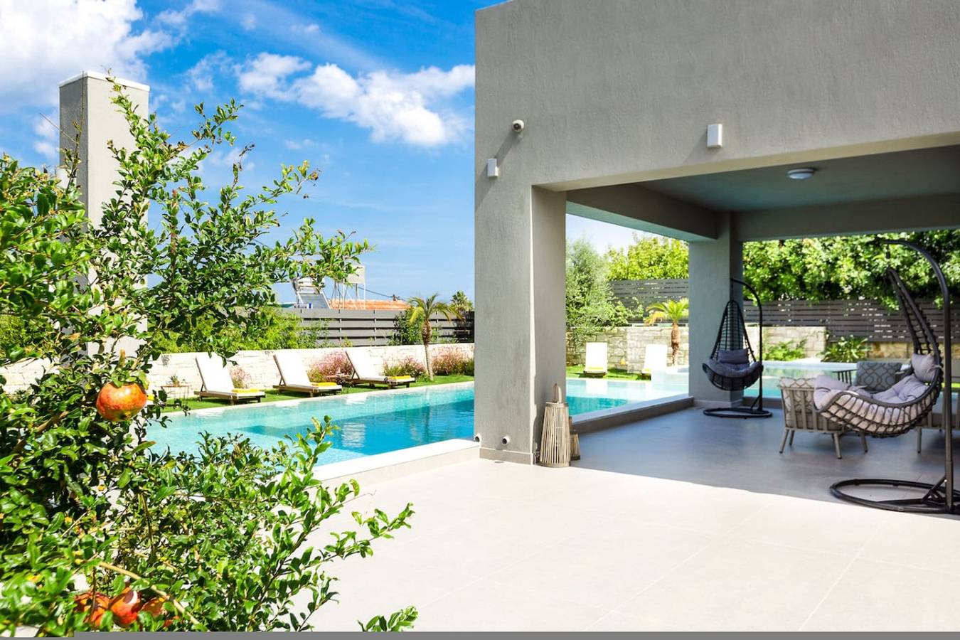 Heated Pool, 180m to the beach, shops & amenities in Platanias, Chania region