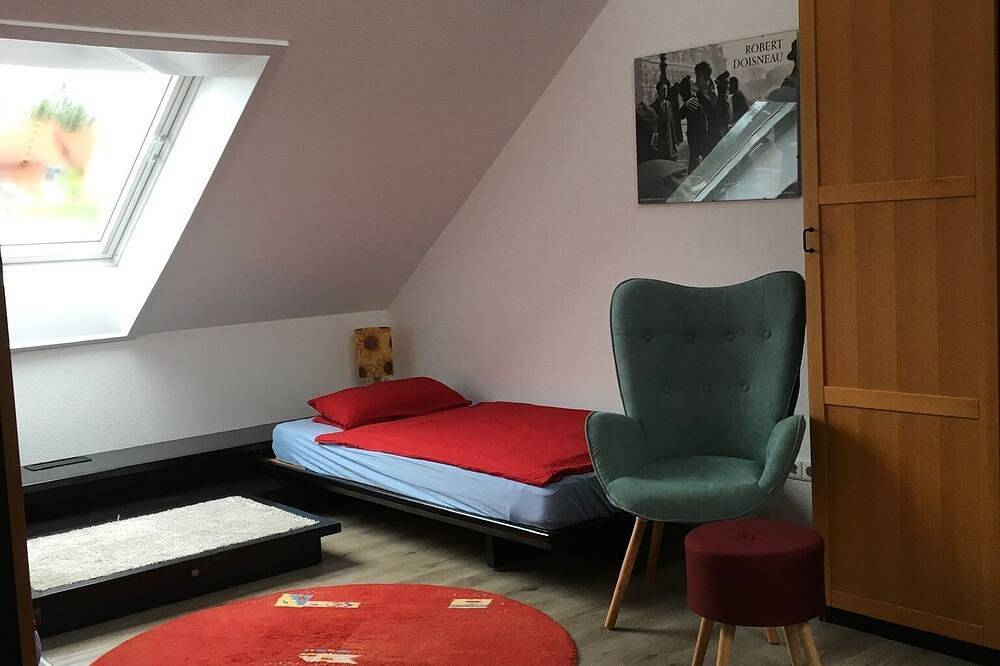 Ganze Wohnung, Fewo mit Balkon und eigenem Zugang in Karlsruhe, Nordschwarzwald