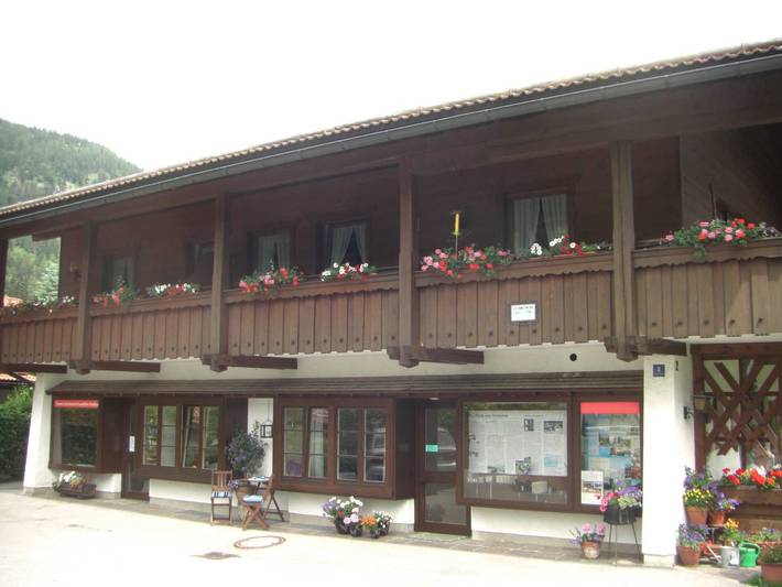 Ferienwohnung für 3 Personen, mit Balkon und Garten sowie Ausblick in Bayrischzell - 2