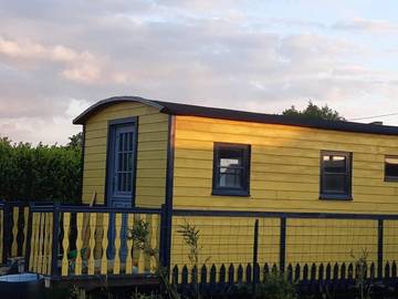 Gîte pour 4 personnes, avec vue ainsi que terrasse et jardin dans Winnezeele