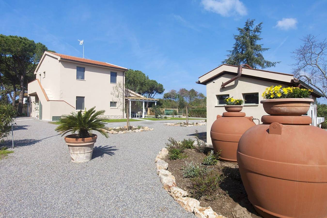 'Casale Lorenzo - Zimmer 3' mit privater Veranda, Gemeinschaftsgarten und Klimaanlage in Orbetello, Grosseto Provinz