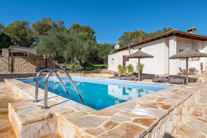 Luxus-Finca für 6 Personen, mit Terrasse und Garten sowie Pool in Portocolom