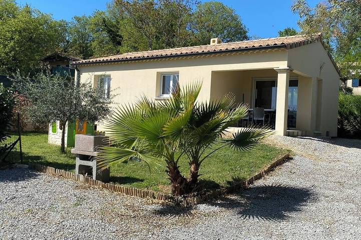 Location de vacances pour 4 personnes, avec terrasse et jardin à Saint-Martin-d'Ardèche