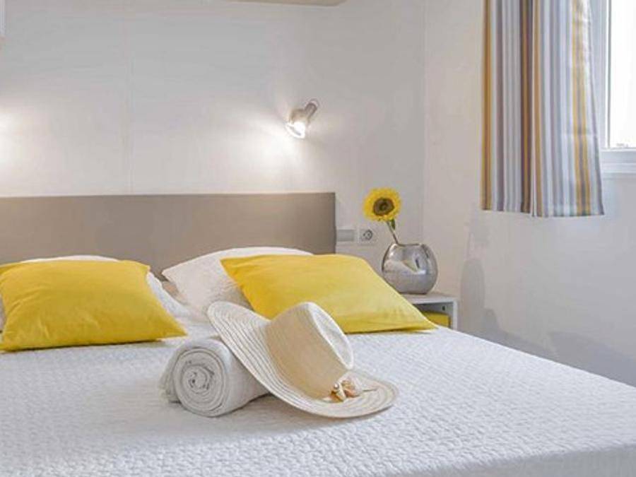 Camping Domaine de Soleil Plage - Mobilheim 4 personen - Ultimate | 2 Zi. | 4 Pers. | Einfache Terrasse | 2 Bad | Klimaanlage | Tv in Vitrac, Périgord Noir