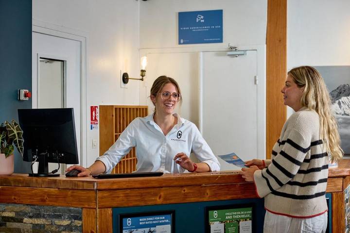 Hôtel pour 5 personnes, avec vue et terrasse, animaux acceptés dans Patinoire De Meribel - 4