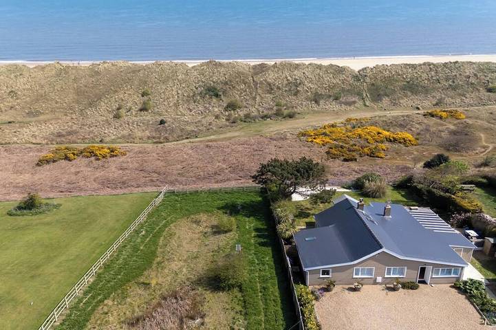 Holiday rental for 9 people, with garden and hot tub in Winterton-on-Sea