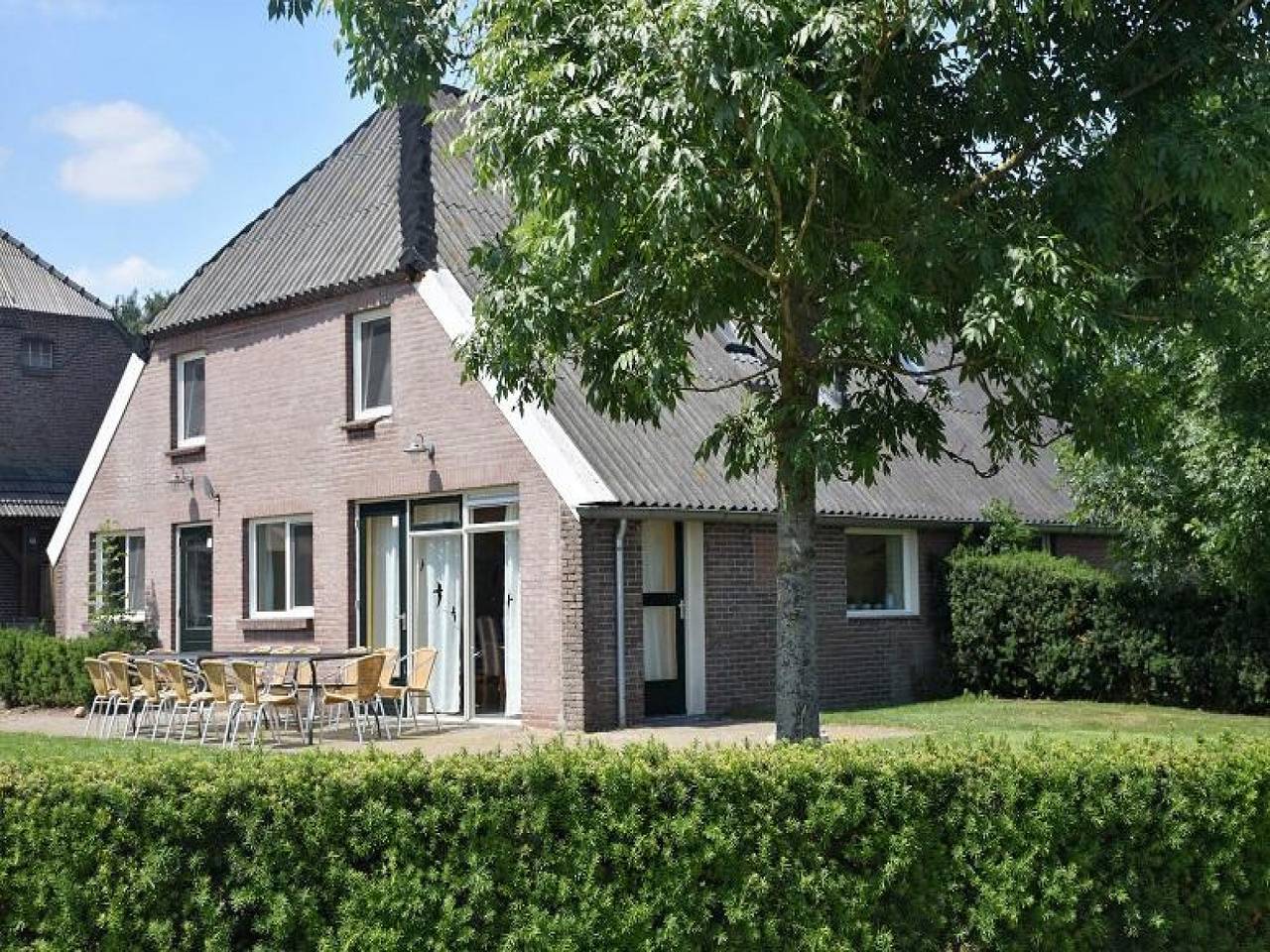 Zeer betaalbare, gezellige en ruime groepsaccommodatie voor 12 tot 15 personen. in Nationaal Park Dwingelderveld