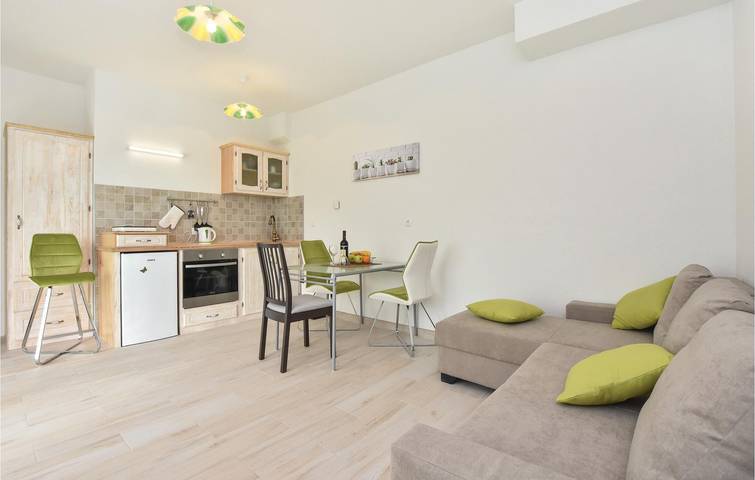 Ferienwohnung für 8 Personen, mit Garten und Terrasse in Trogir - 2