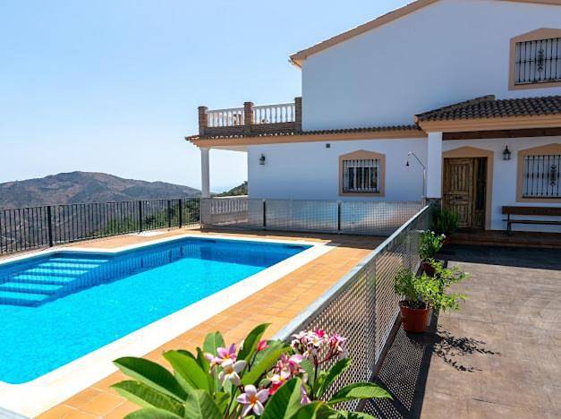 Agriturismo voor 11 personen, with tuin and uitzicht as well as zwembad in Malaga