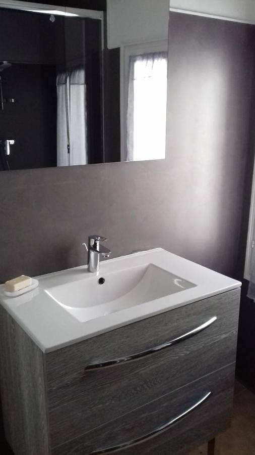 Appartement entier, Two-Bedroom Apartment in Le Mas, Région de Cannes