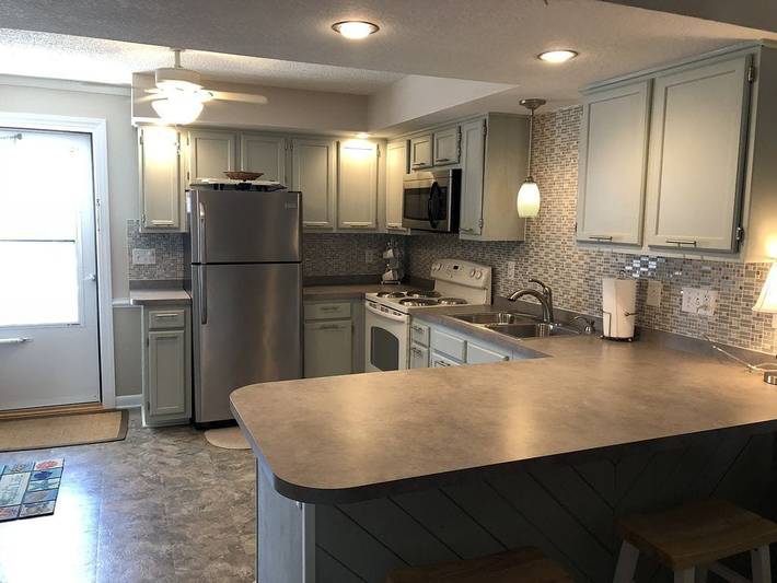 Vacation rental for 6 people, with balcony and pool as well as yard in Nags Head