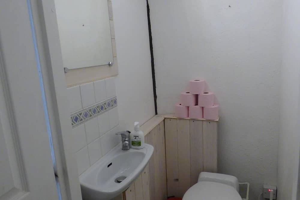 Casa de Pueblo Bijou Con Piscina Climatizada En Tranquil Courtyard Gardens in Saint-Antonin-Noble-Val, Tarn y Garona