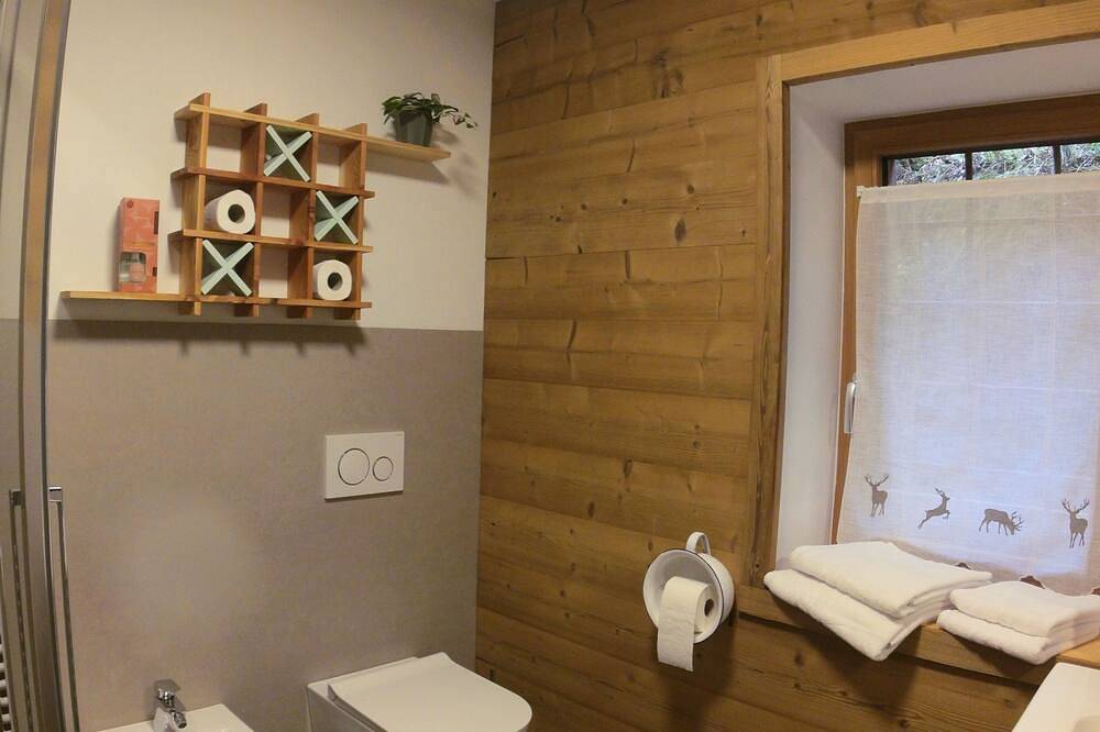 Apartamento entero, Chalet Peter Serrada, a few meters from the slopes, in villa surrounded by forest in Folgaria, Alpe Cimbra
