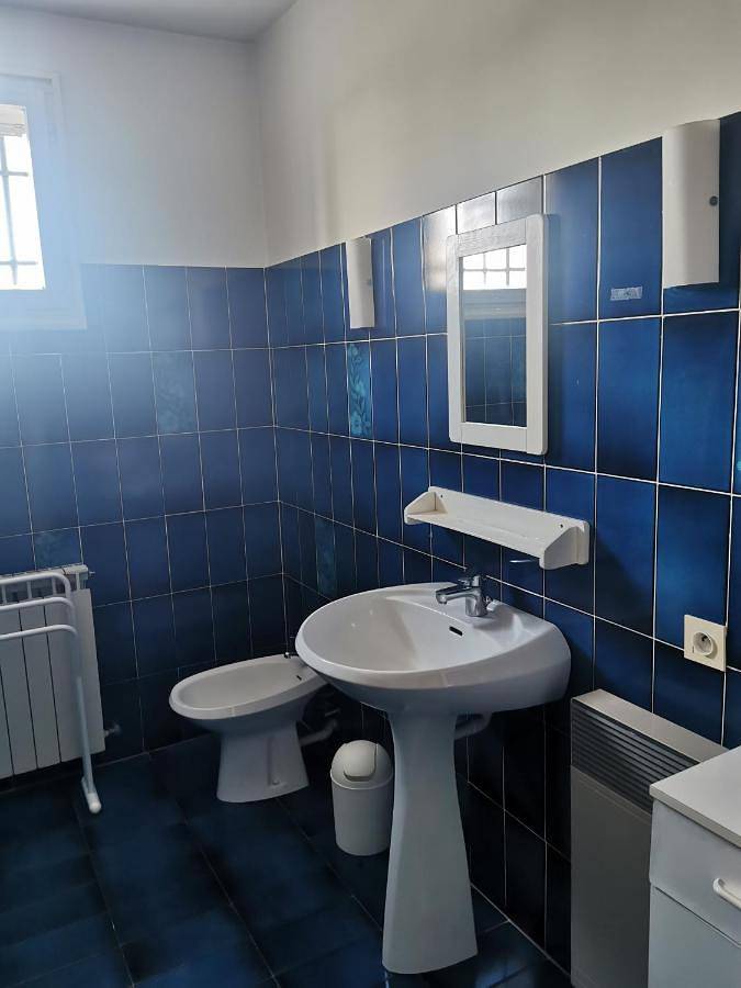 Location de vacances pour 2 personnes, avec vue et jardin ainsi que piscine et balcon à Eyragues - 2