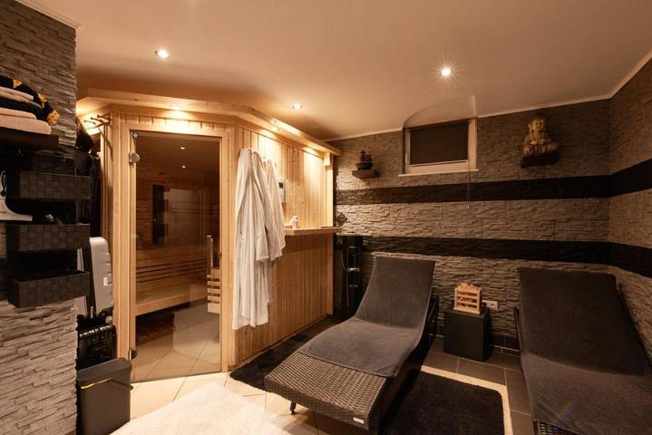 Villa für 6 Personen, mit Balkon und Terrasse sowie Whirlpool und Garten in Wien
