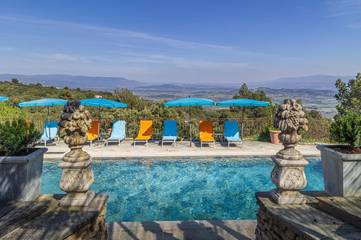 Hôtel pour 2 personnes, avec jardin et vue ainsi que piscine et sauna, animaux acceptés dans Village de Gordes
