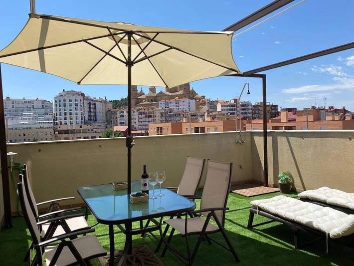 Hôtel pour 2 personnes, avec Balcon et Jacuzzi ainsi que Terrasse et Vue
