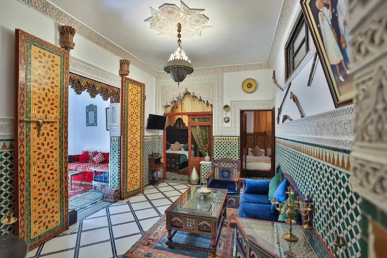Entire apartment, Spacious Apartment in Fès with Private Pool, 150 sqm in Fès-Boulemane region