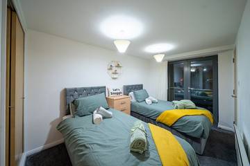 Apartment for 6 People in Huddersfield, West Yorkshire, Photo 1