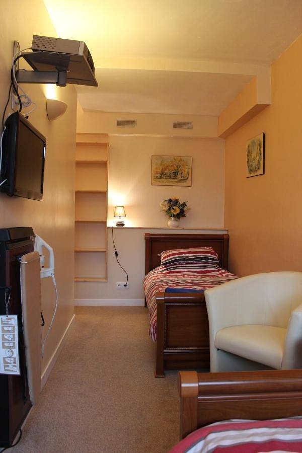 Twin Room with Shower in Bourth, Région d'Évreux