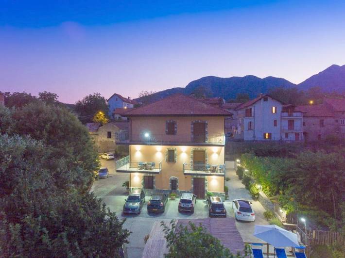 Chambre d’hôte pour 5 personnes, avec piscine ainsi que vue et jardin à Agerola - 4