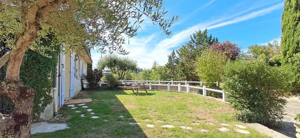 Appartement de vacances pour 4 personnes, avec vue et jardin