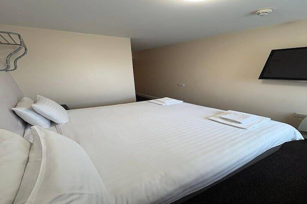 Entire apartment, Go2 Gloucester Hotel by Oyo | Standard Double in Quedgeley, Gloucester (UK)