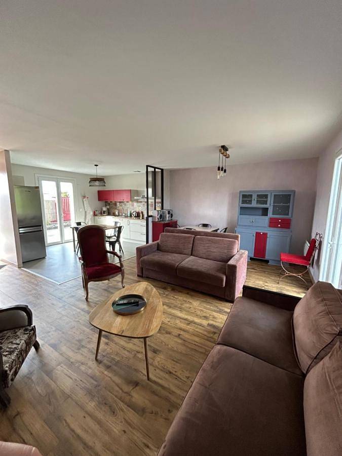 Location de vacances pour 5 personnes, avec vue et jardin à Cherveux - 2