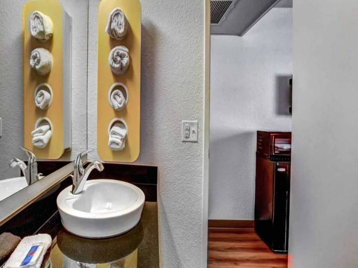 Apartamento entero, 2 camas matrimoniales | Microondas in Medford, Oregon